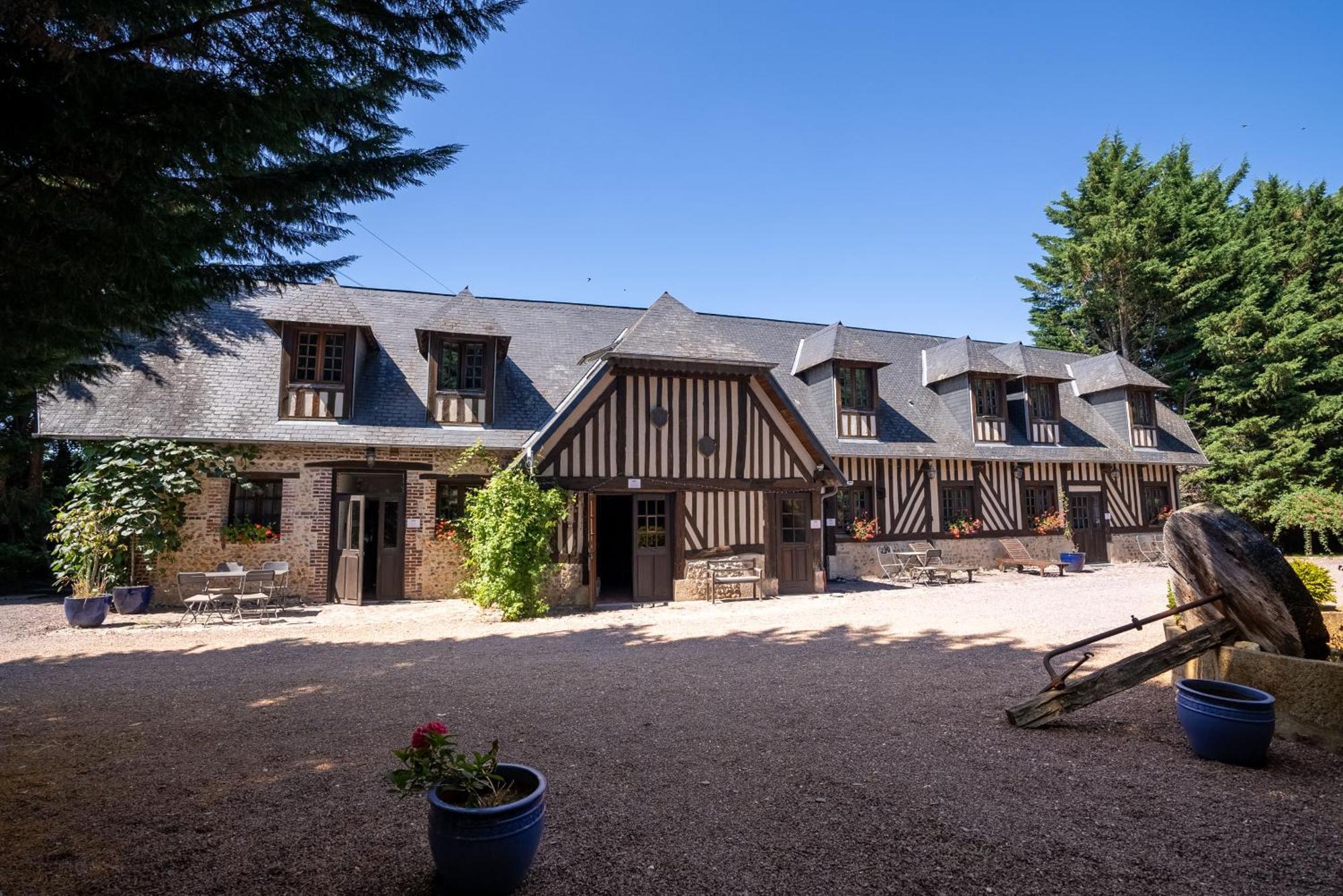 Gites - Domaine de Geffosse Pont-Évêque Exterior foto